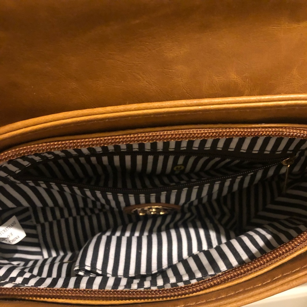 Tan handbag - Picture 3 of 4